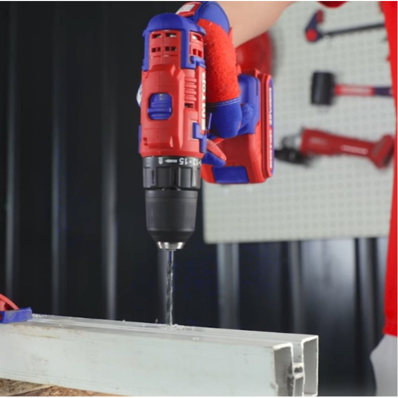 Pachet  Fierastrau circular, unghi taiere reglabil, 185mm + Masina de gaurit si insurubat + 2 acumulatori 2.0AH + incarcator