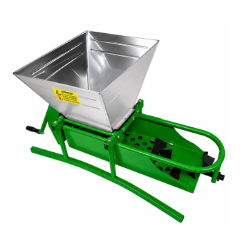 Zdrobitor de struguri manual Micul Fermier, capacitate cuva 30 litri, capacitate productie 200kg/h, cu desciorchinator
