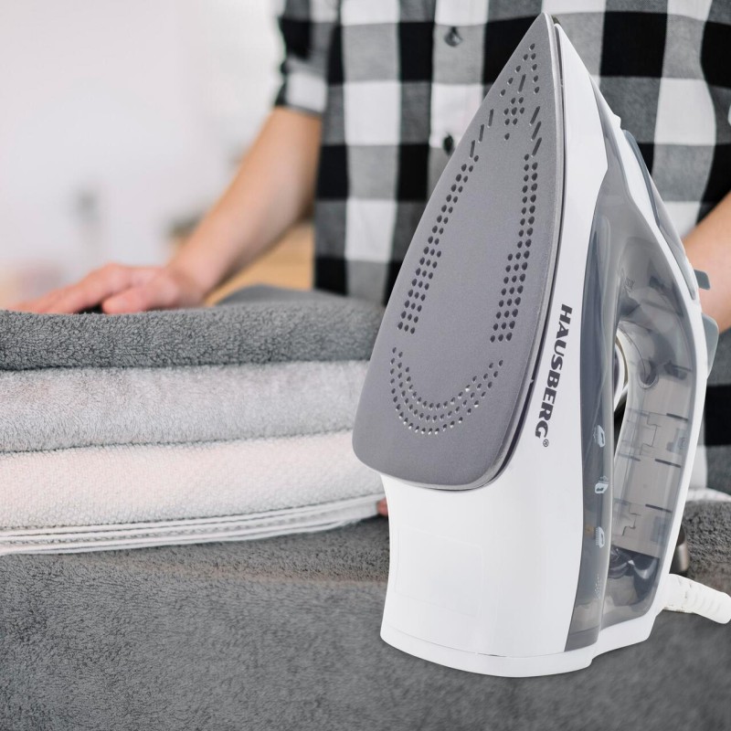 Fier de calcat Hausberg HB-7807VR, talpa ceramica, jet de abur 12g/min, abur pe verticala 25g/min, sistem antipicurare, sistem autocuratare, 2200W