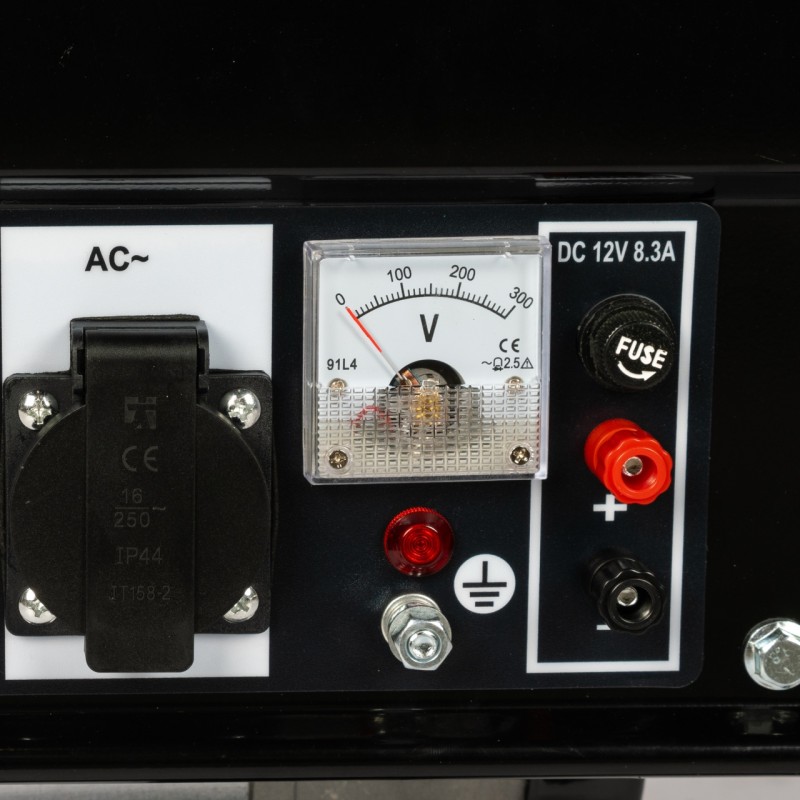 Generator Micul Fermier, 2.8KW, cu pornire manuala, motor benzina 4T, doua prize 230V, rezervor combustibil 15L