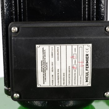 Razatoare de legume si fructe fara samburi Micul Fermier, 1.1KW, capacitate de productie 1200Kg/h, volum 35L