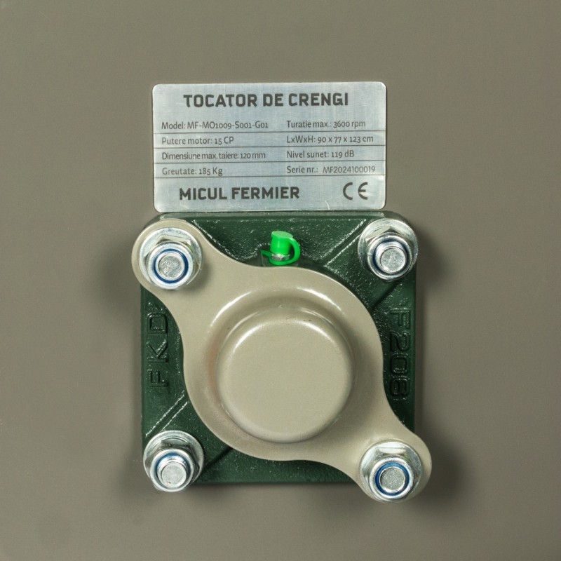 Tocator de crengi Micul Fermier, motor benzina 15 CP, cu carlig de remorcare, 120 mm diametru maxim de taiere, pentru rumegus