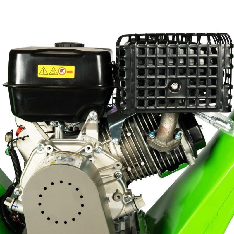 Tocator de crengi Micul Fermier, motor benzina 15 CP, cu carlig de remorcare, 120 mm diametru maxim de taiere, pentru rumegus