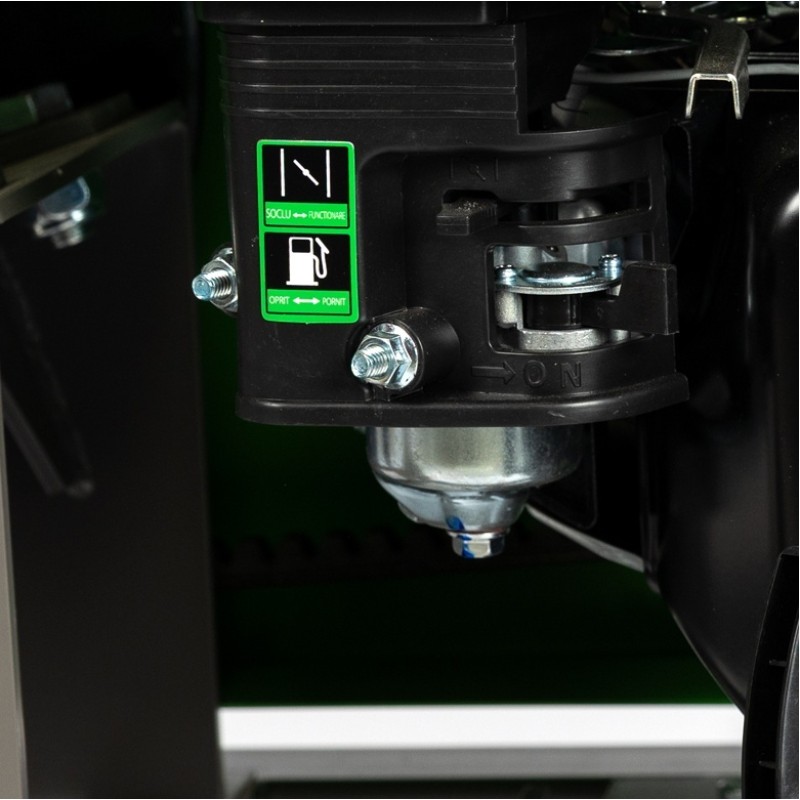 Tocator de crengi Micul Fermier, motor benzina 7 CP, 60 mm diametru maxim de taiere, pentru brichete