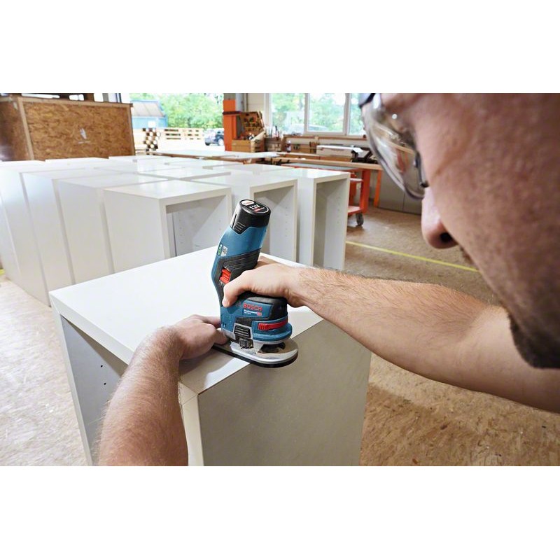 Bosch GKF 12V-8 (solo) Masina de frezat muchii Li-Ion, fara acumulator in set