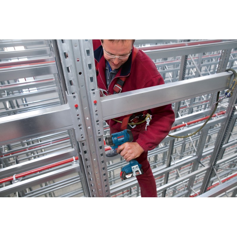 Bosch Masina de insurubat cu impact, GDX 180-LI, cu 2 acumulatori Li-Ion 18 V, 2 Ah, 180 Nm