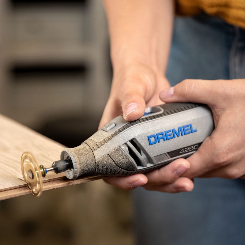 Dremel 4250-35 Unealta multifunctionala 175W + 35 accesorii + geanta textil