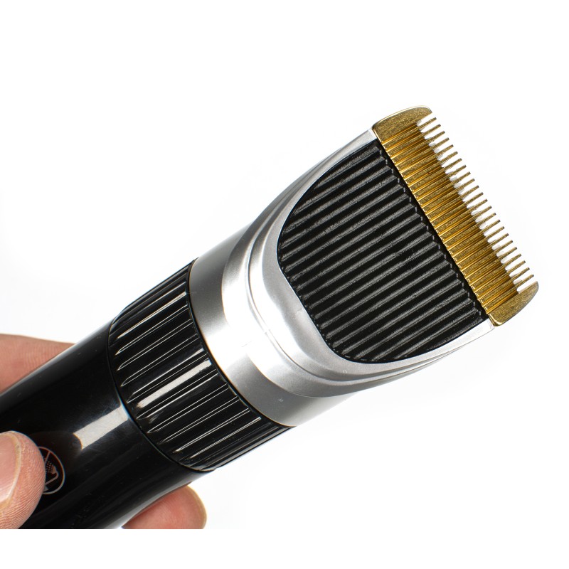 Aparat de tuns profesional Zilan ZLN1246 fara fir, cu acumulator de schimb inclus, 4 marimi de schimb, perie de curatare si ulei incluse, Rosu