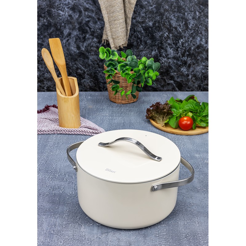 Oala Zilan ZLN0873 din 5 straturi de material, 24 cm diametru, capacitate 5.2l, manere nituite din otel inoxidabil