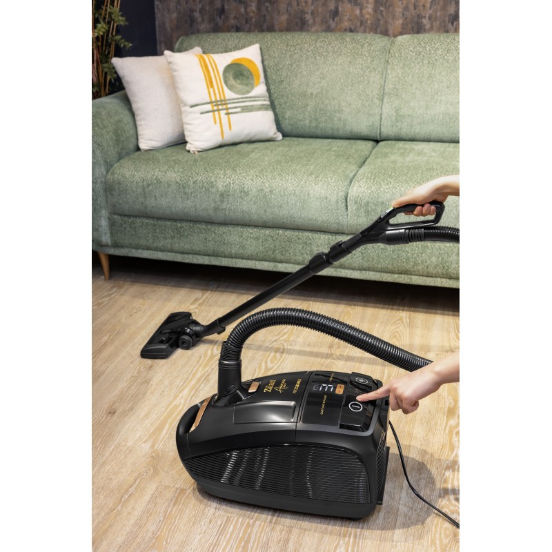 Aspirator cu sac Aurum Zilan ZLN4500, Putere 2400W, Capacitate 5L, Motor din cupru, Furtun pivotant 360°, Telecomanda, Afisaj digital